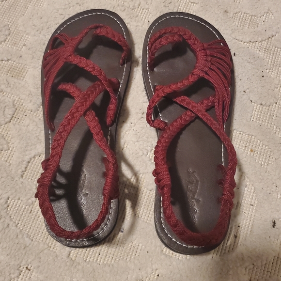Everelax Women's Flat Sandals Cherry Red Size 7US NWOT - Picture 3 of 6